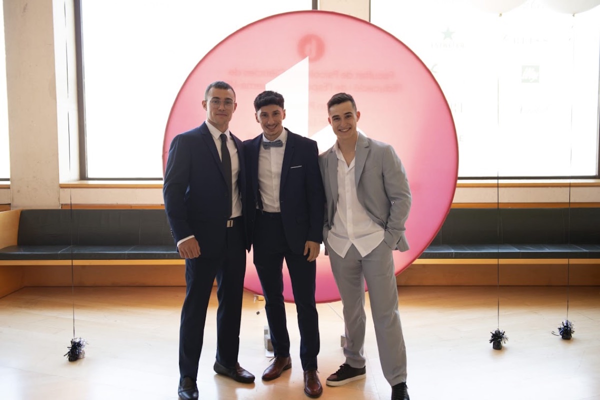 Graduacion con amigos